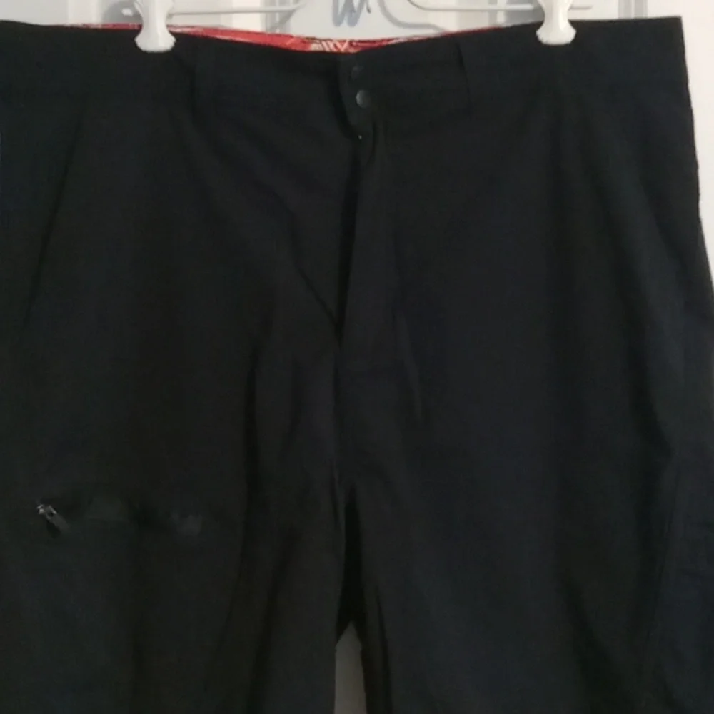Men's Black Riptide Cargo Shorts